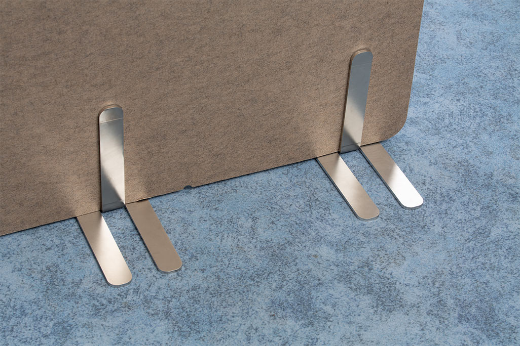 Close-up of soni adjustable pedestal FIX Base with a movable wall