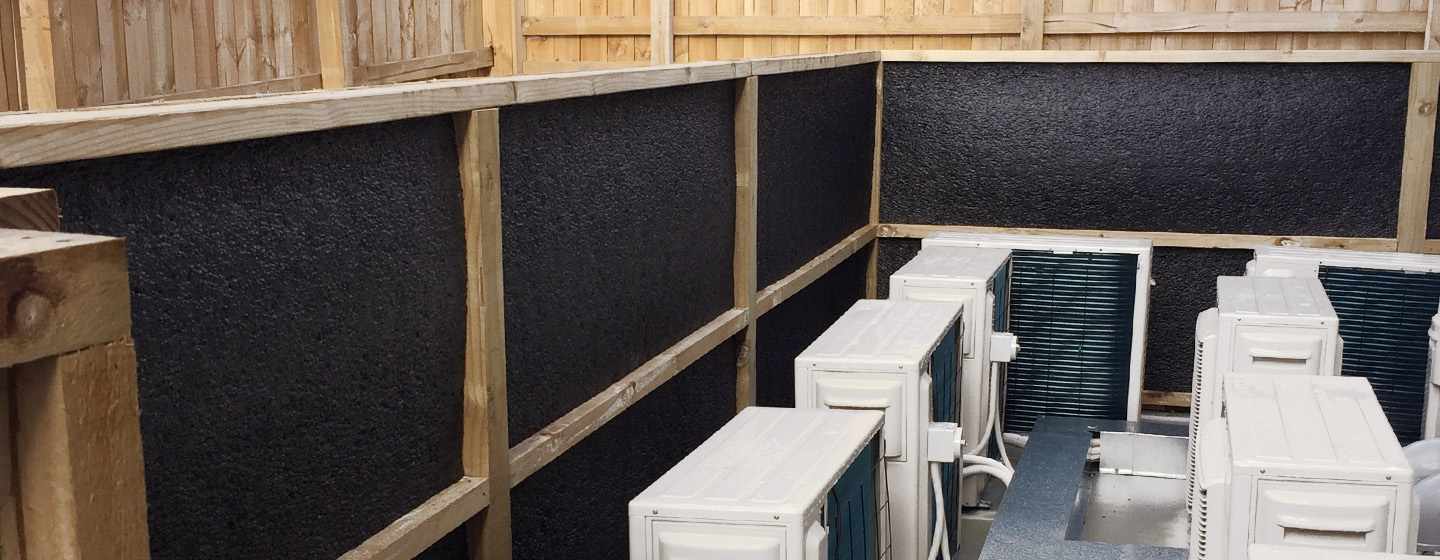 Anwendung HVAC HVAC Geräte mit Schallschutzwand dahinter