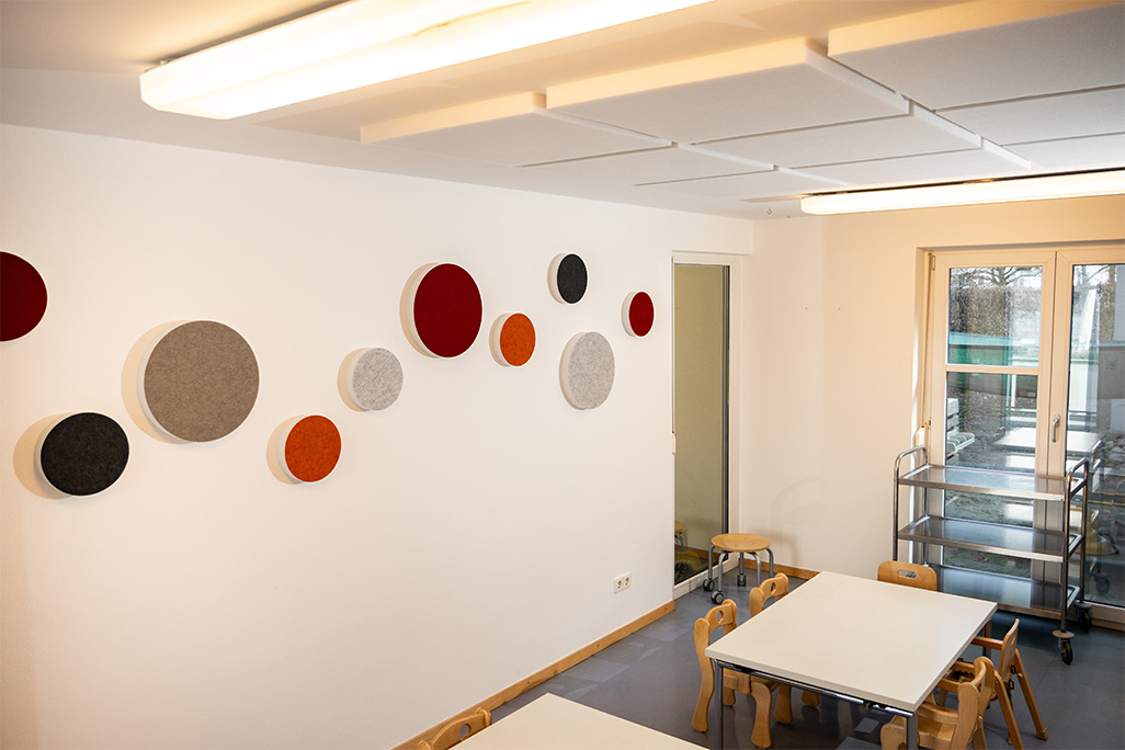 Anwendung Kindergarten Akustikelemente an Wand und Decke