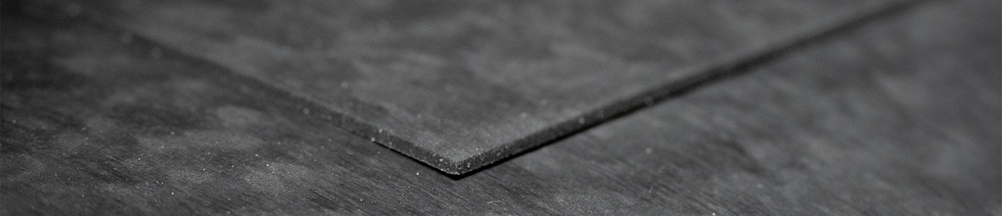 schwarze, dunkle und matte Schallschutzmatte