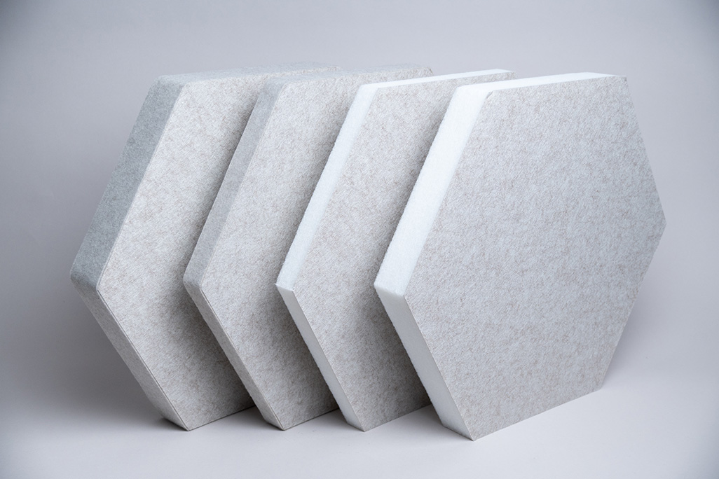 Greige sechseckige Schallabsorber in diversen dicken