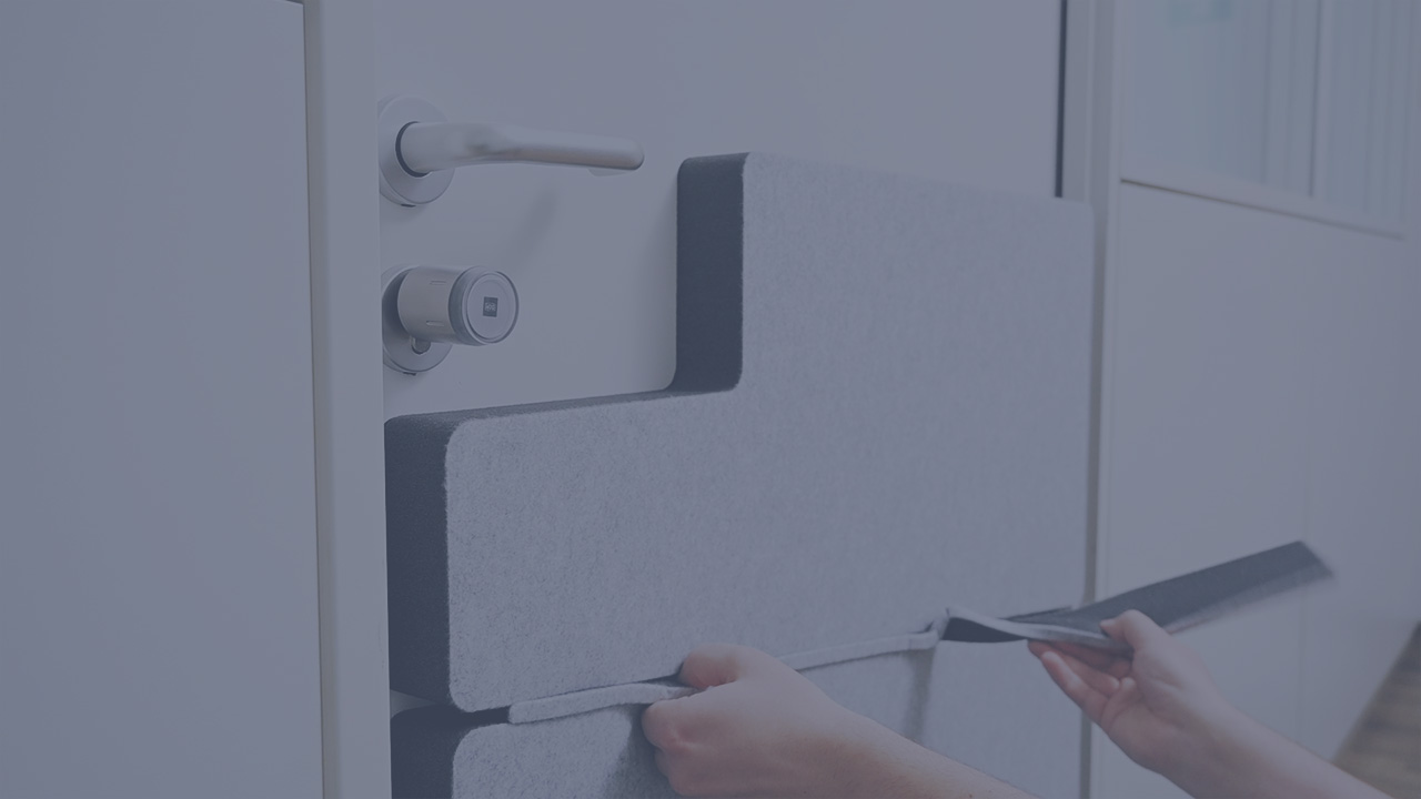 Thumbnail Installing the soni PORTA door insulation