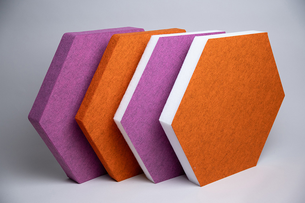 Pinke und orangene sechseckige Schallabsorber