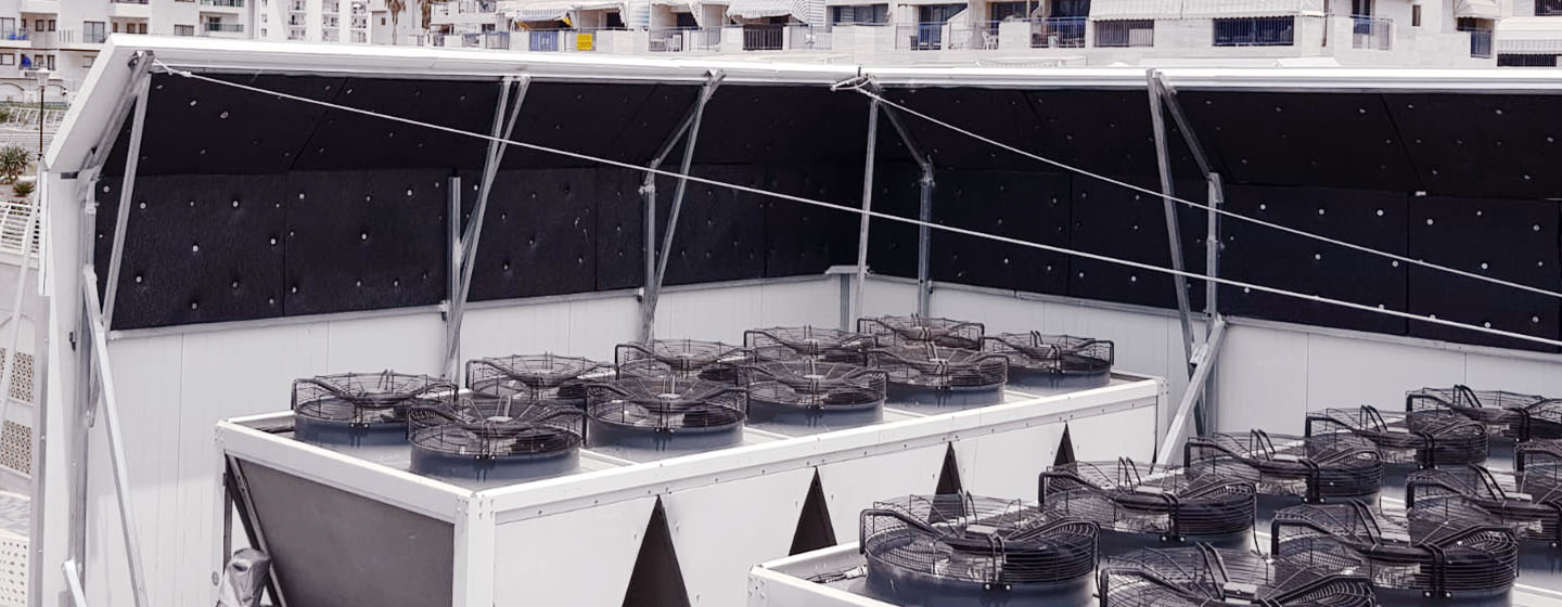 Anwendung HVAC HVAC Geräte mit Schallschutzwand dahinter